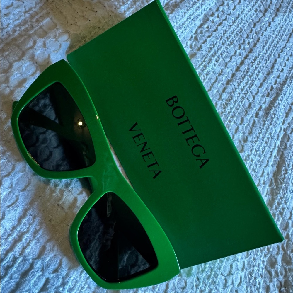 Bottega Veneta Vibrant Green Sunglasses